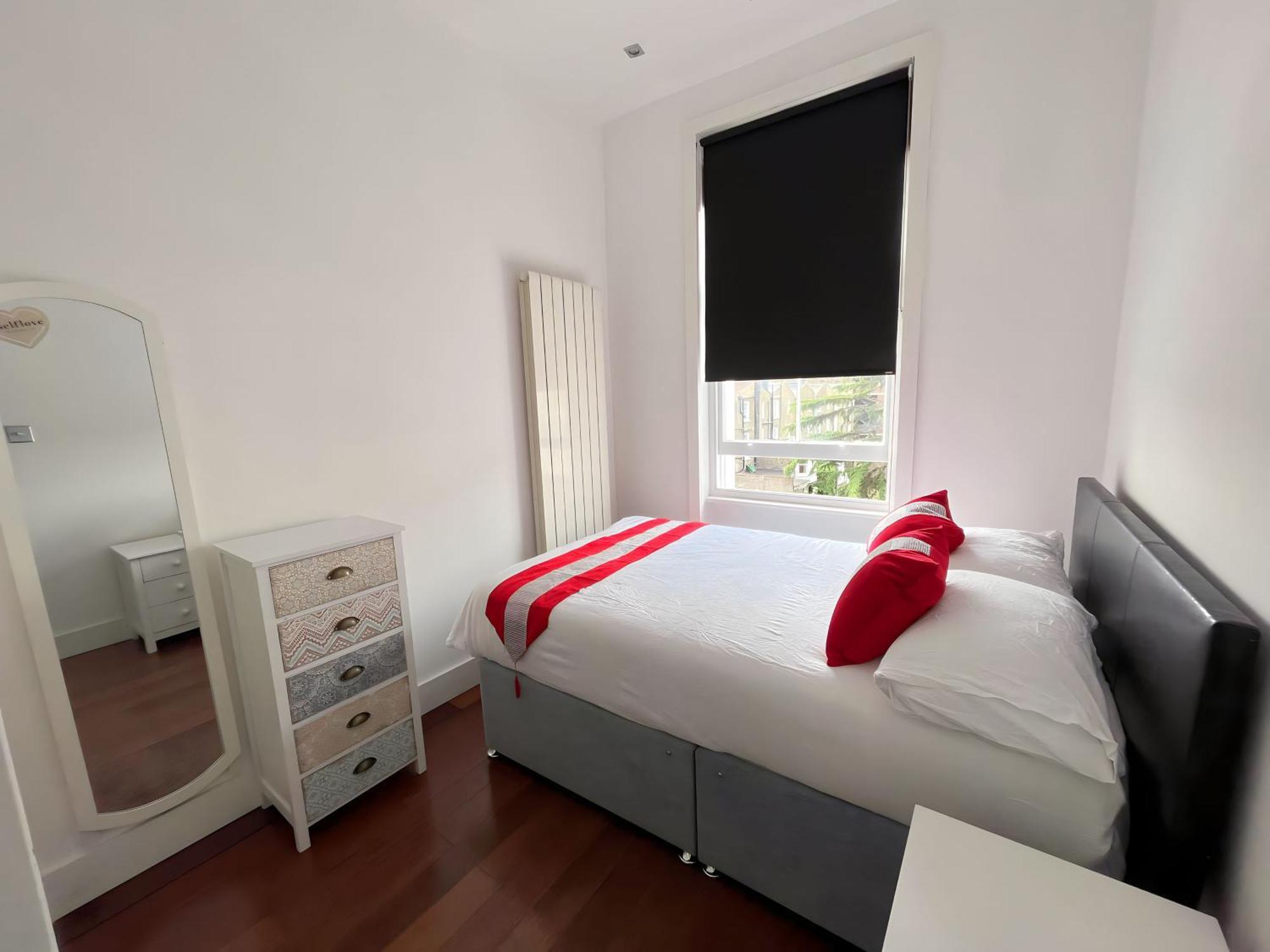 Luxury 2 Double Bedroom Flat - Kensington Лондон Екстериор снимка