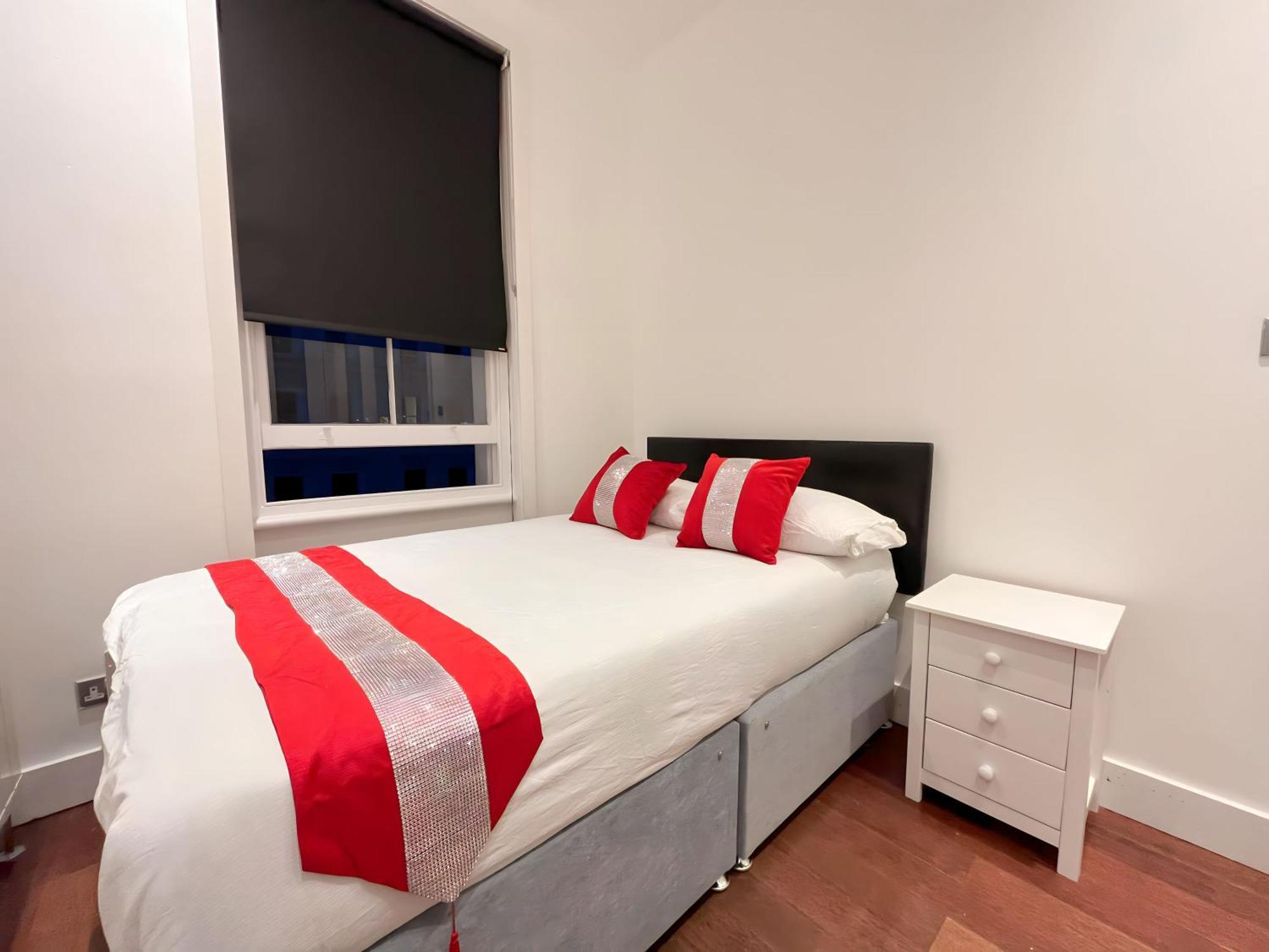 Luxury 2 Double Bedroom Flat - Kensington Лондон Екстериор снимка