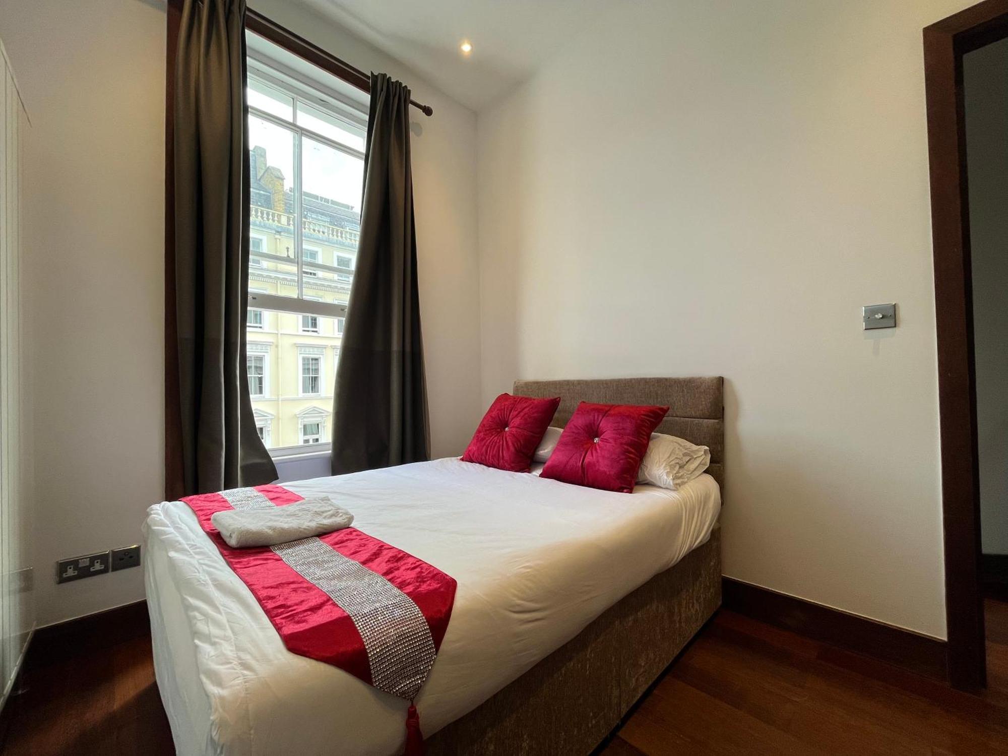 Luxury 2 Double Bedroom Flat - Kensington Лондон Екстериор снимка
