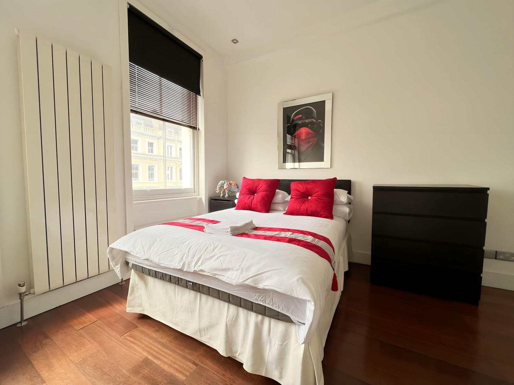 Luxury 2 Double Bedroom Flat - Kensington Лондон Екстериор снимка